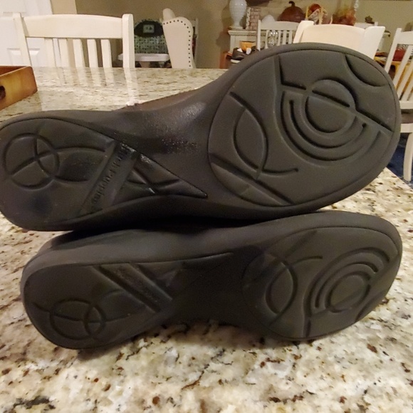 HUSH PUPPIES CHOCOLATE BOOTS SIZE 6N. LIGHT WEIGHT - Picture 8 of 8